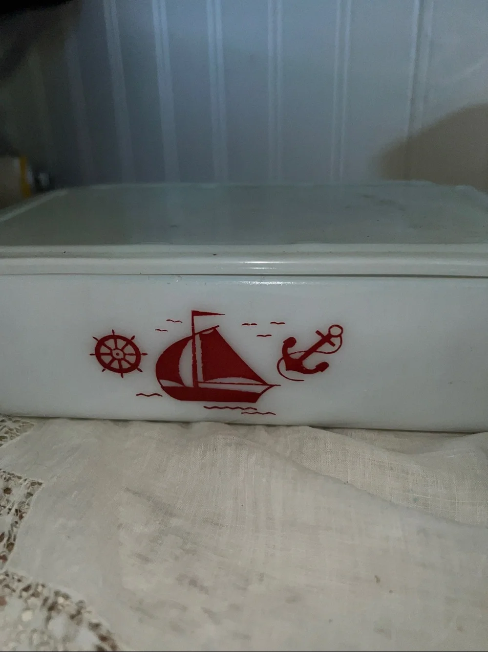 Set Vintage McKee milk glass red ship casserole & small refrigerator dishes